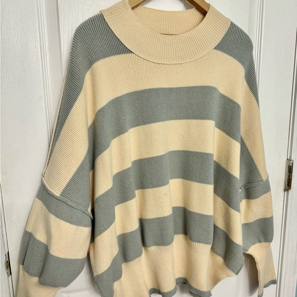 Beautiful Arula Striped Crewneck